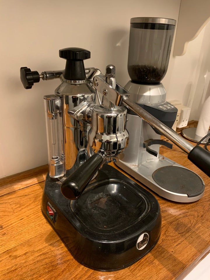 Espresso Maskine, Pavoni