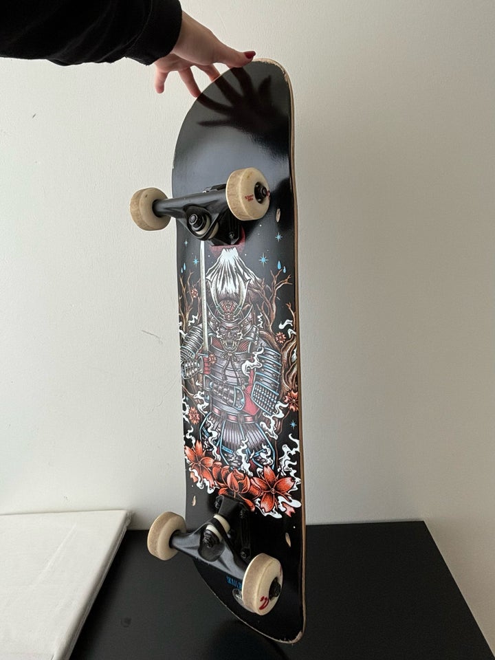 Skateboard ENUFF str 75”