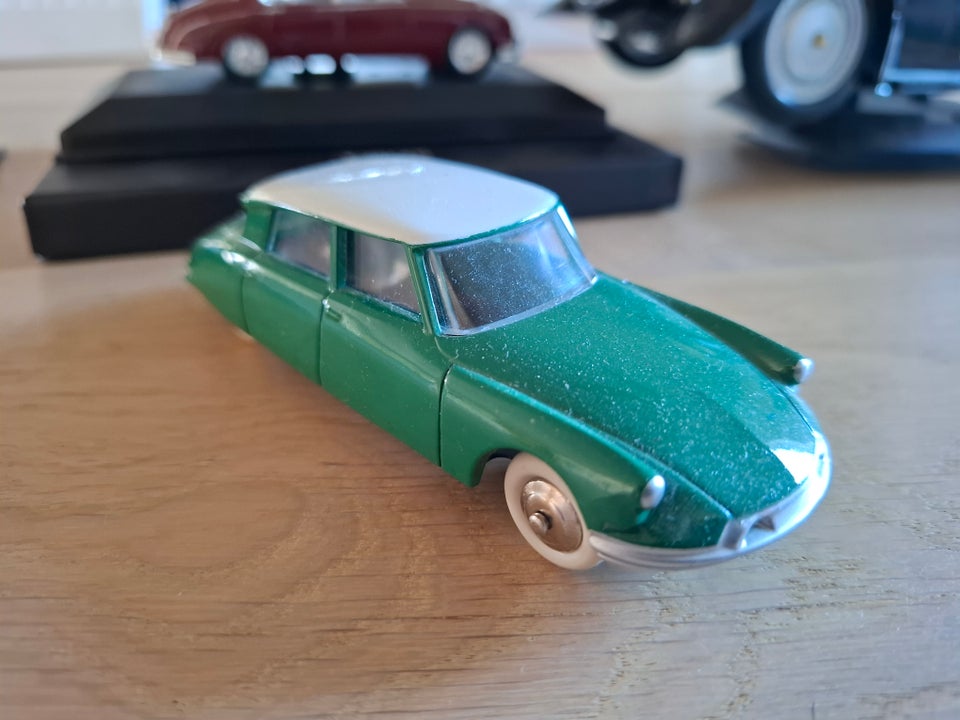 Modelbil Jaguar bugatti