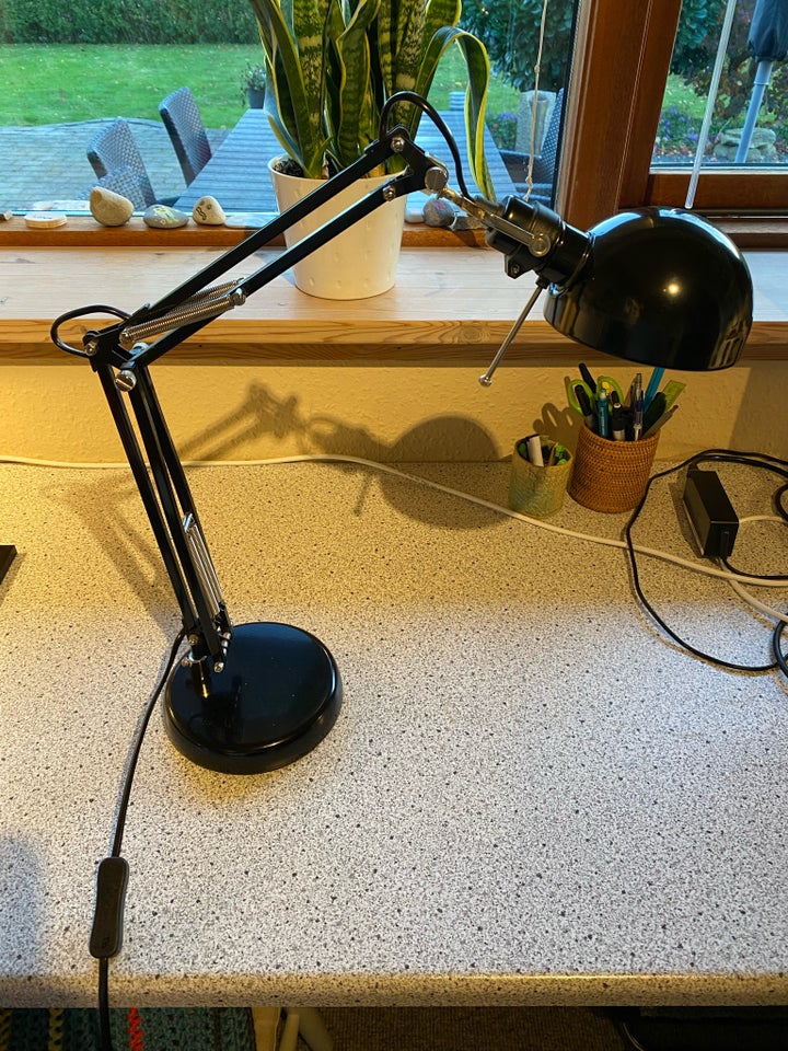 Skrivebordslampe, Ikea