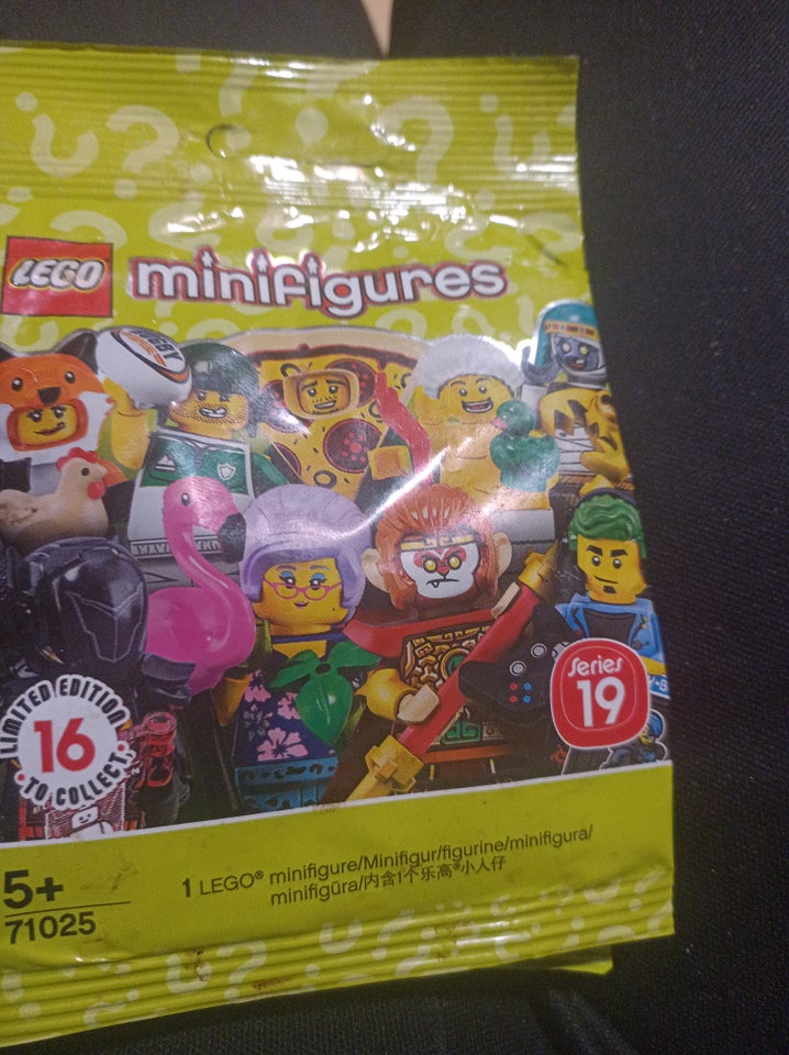 Lego Minifigures 71025