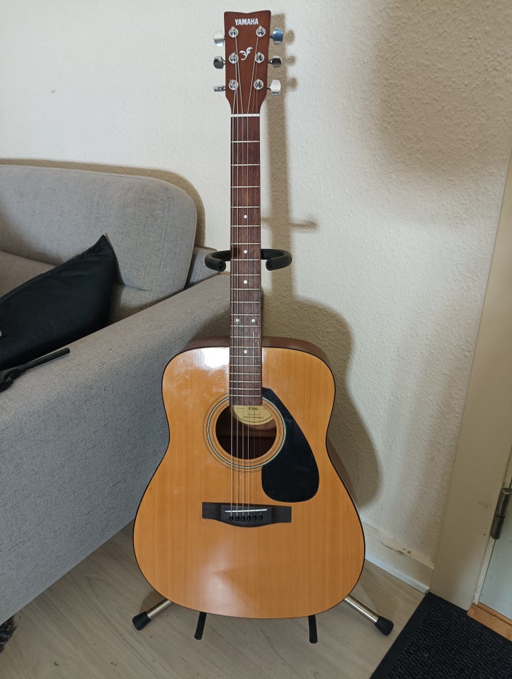 Western, Yamaha F310