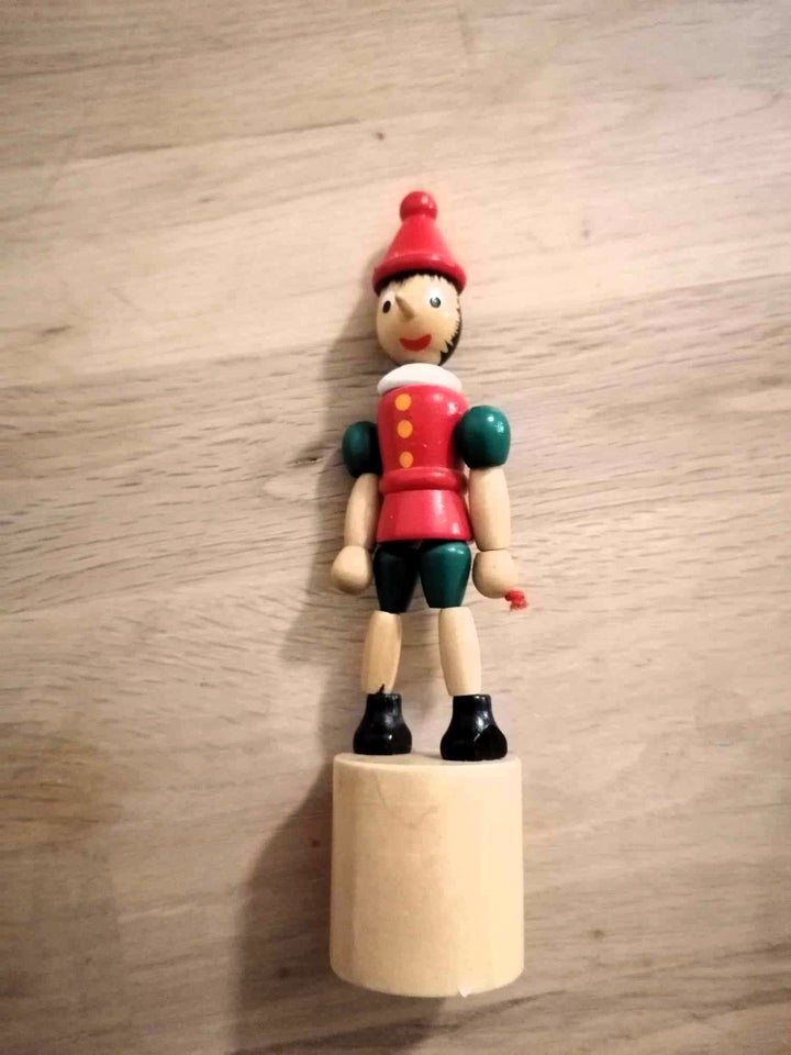 Pinocchio træfigur