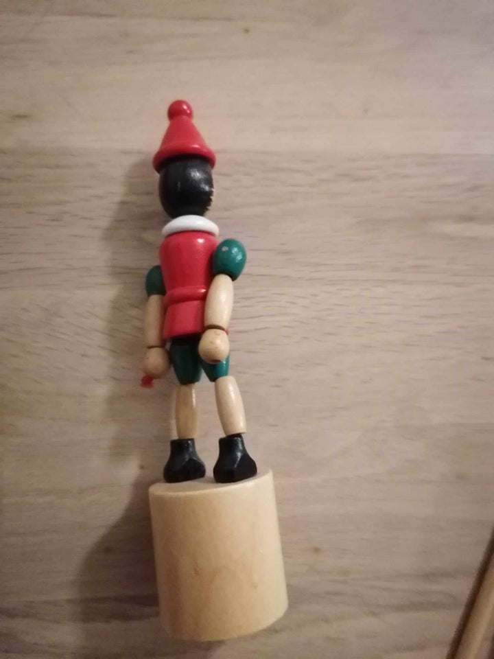 Pinocchio træfigur