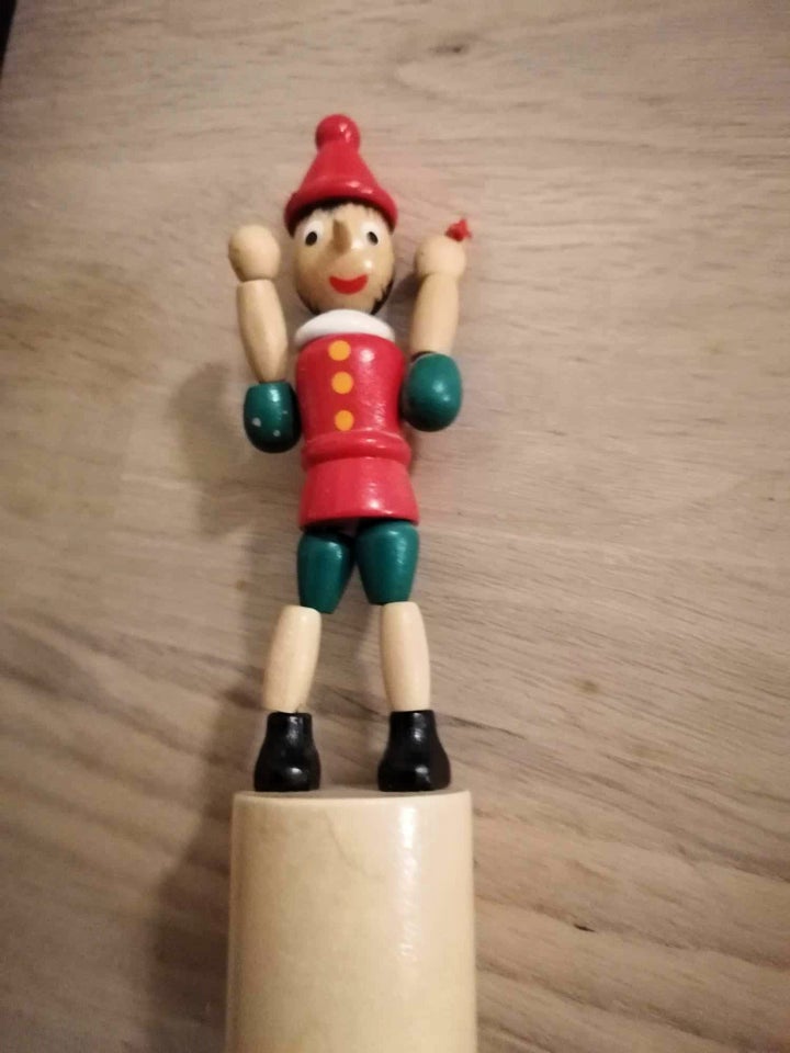 Pinocchio træfigur