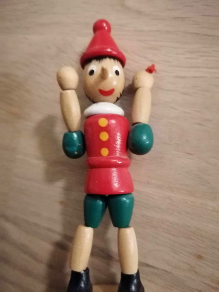 Pinocchio træfigur