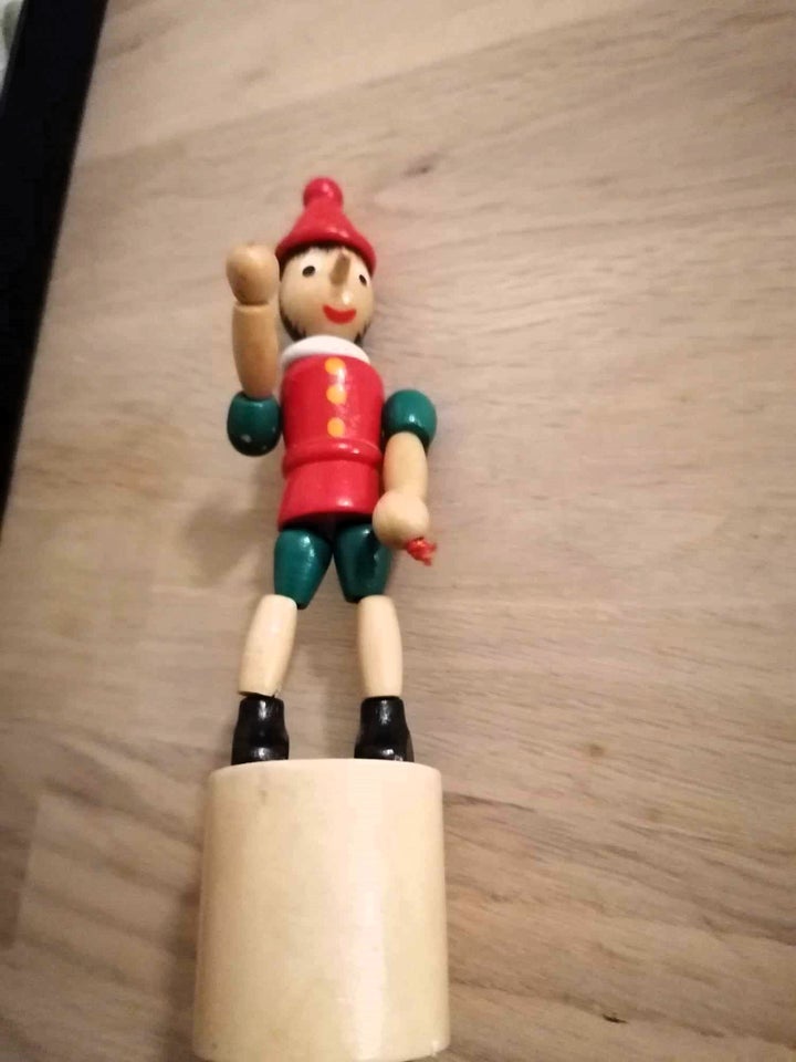 Pinocchio træfigur