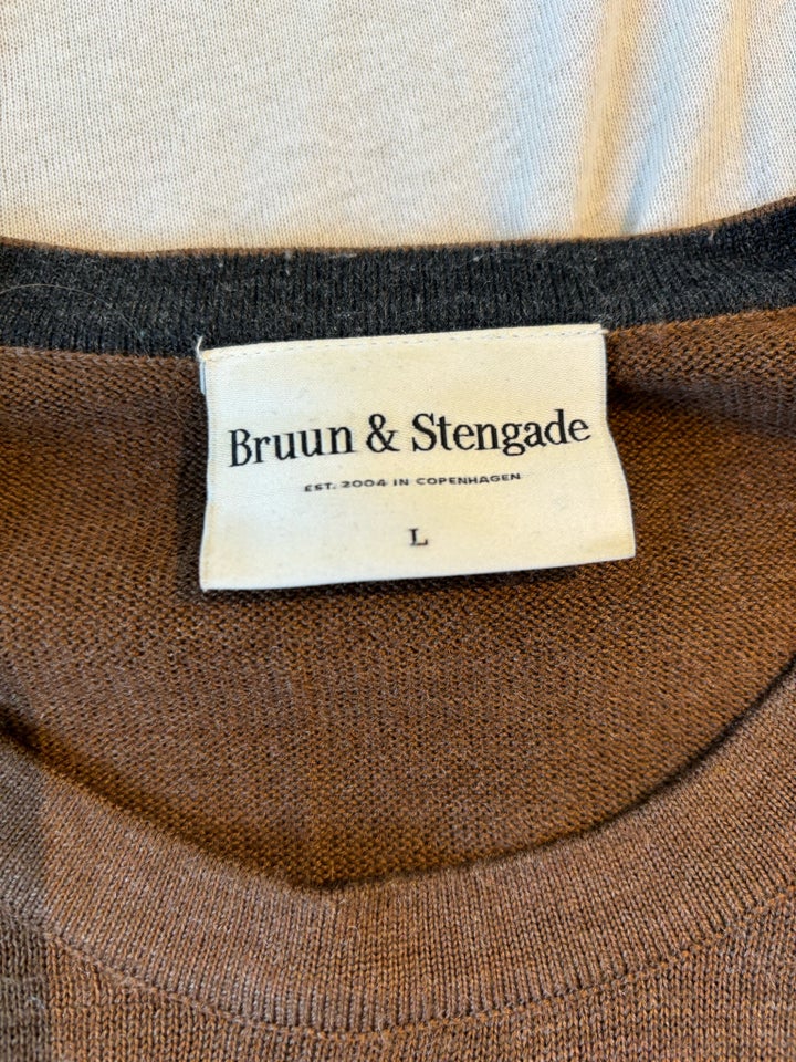 Sweater, Bruun  Stengade, str. L