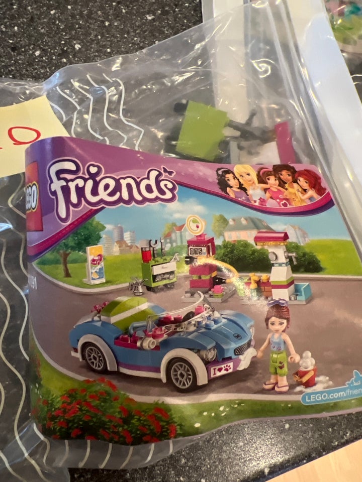 Lego Friends, Bil