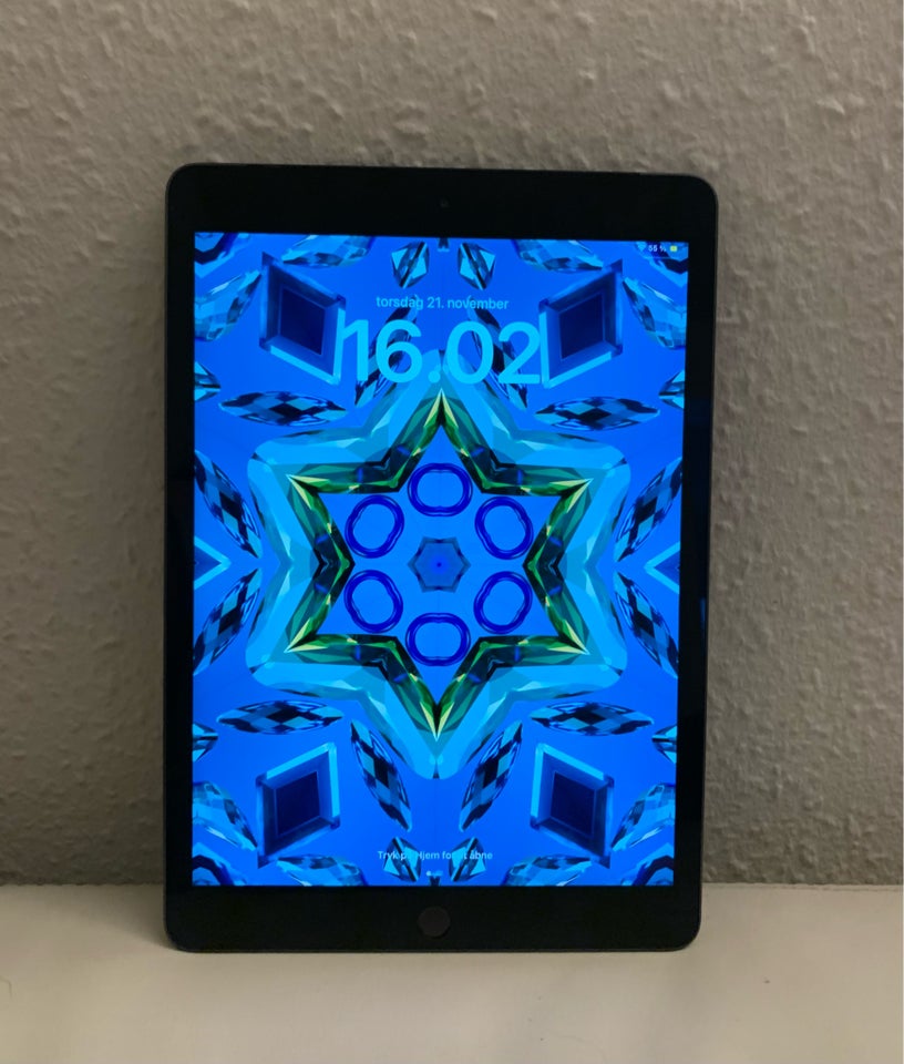 iPad 7, 32 GB, sort