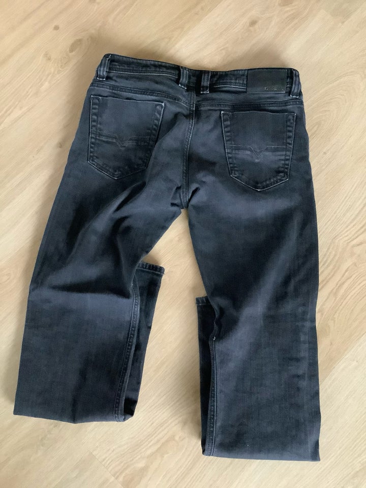 Jeans, Diesel, str. 32