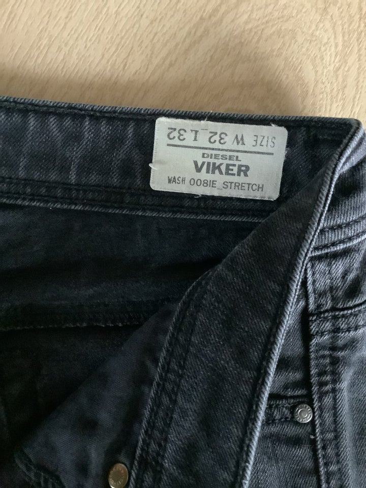 Jeans, Diesel, str. 32