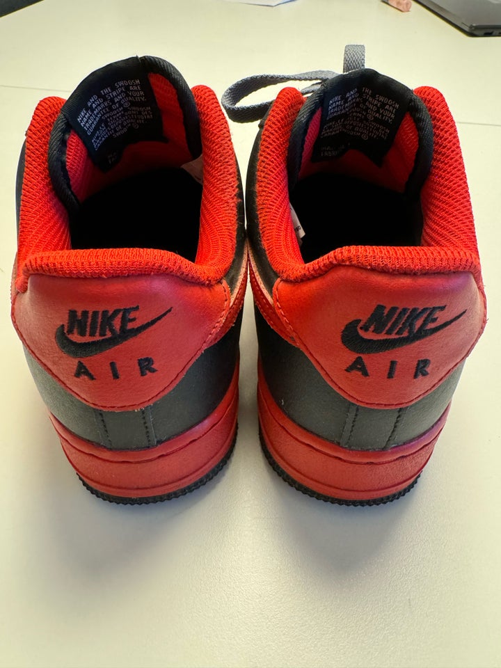 Sneakers Nike str 40