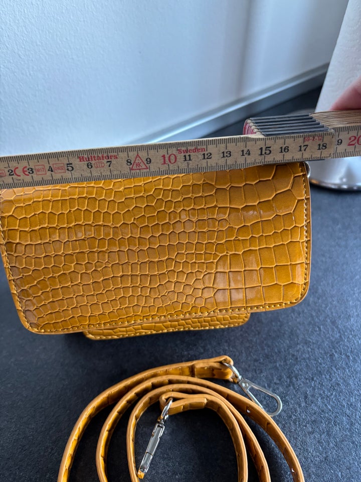 Crossbody, Hvisk