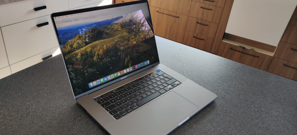 MacBook Pro 16'' Space Grey i9 24