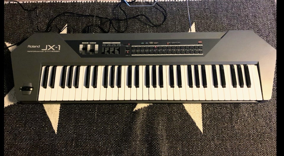 Synthesizer, Roland Jx 1