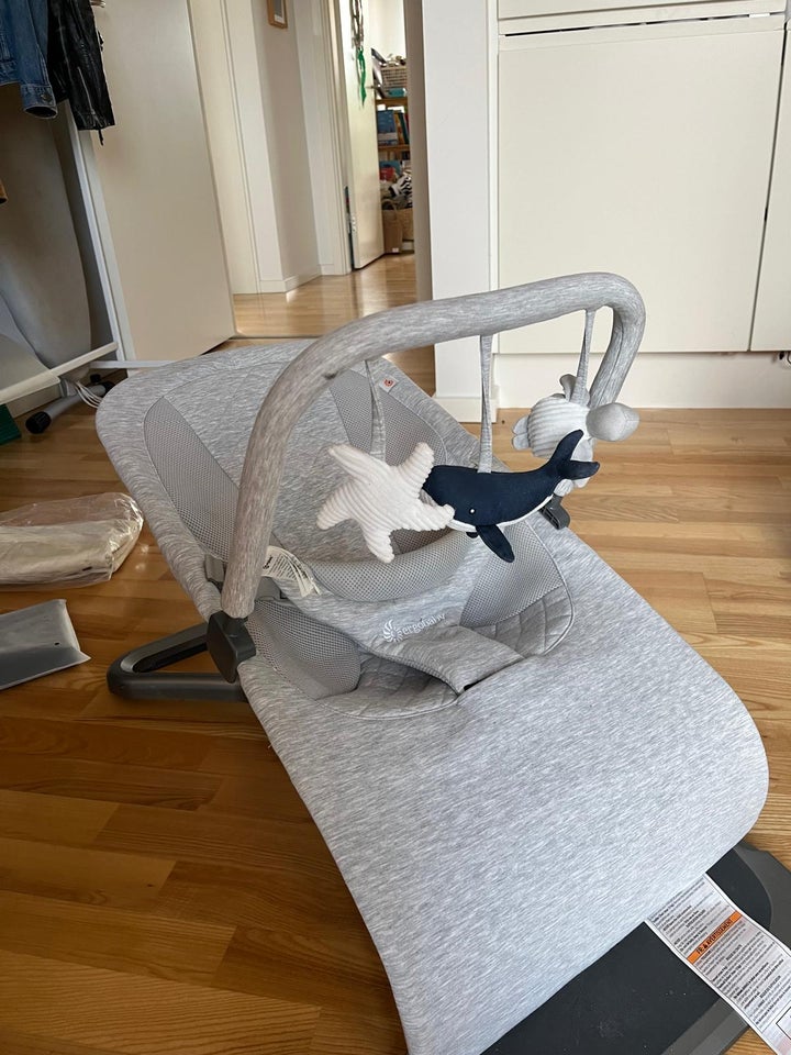 Ergobaby recliner chair wit...