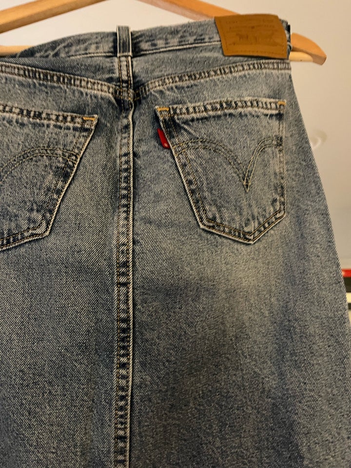 Denim skirt , str. 25, Levis