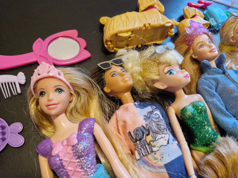 Barbie, 12 dukker m. tøj og tilbehør