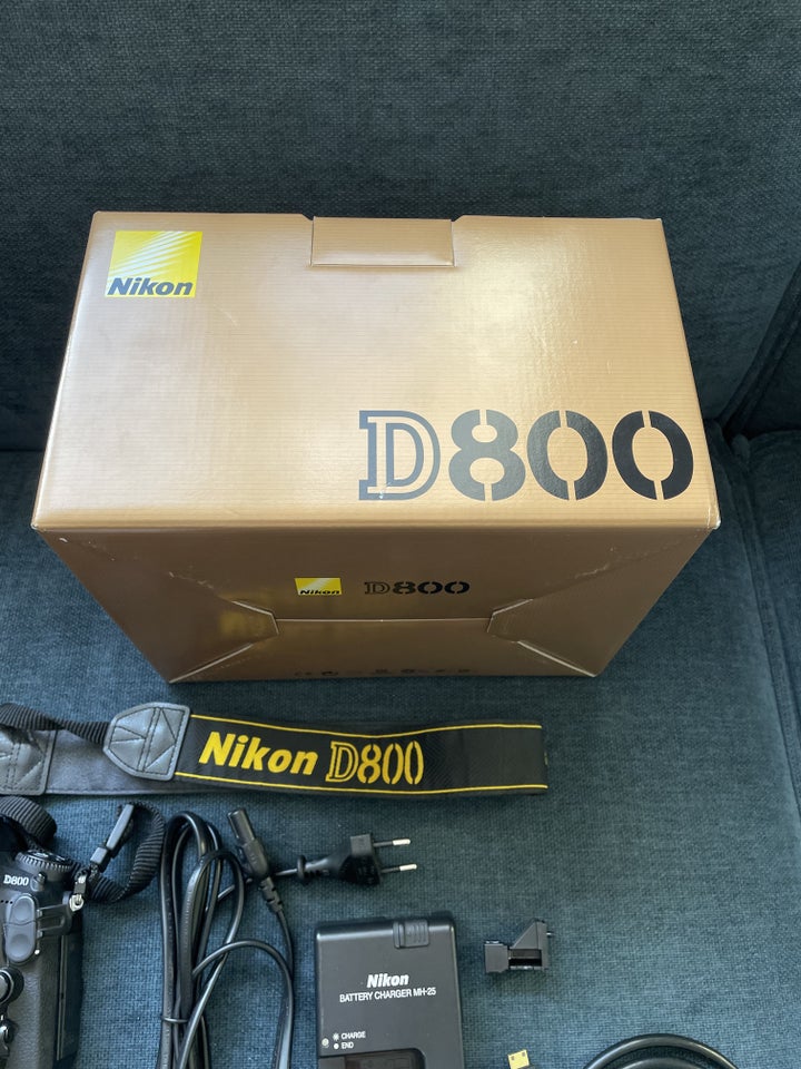 Nikon Nikon D800, 36.3 megapixels,