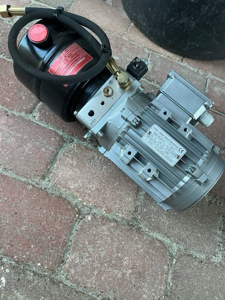 Hydraulikpumpe og motor