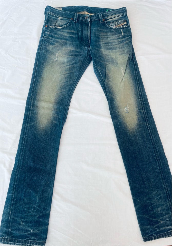 Jeans, Diesel, str. 32