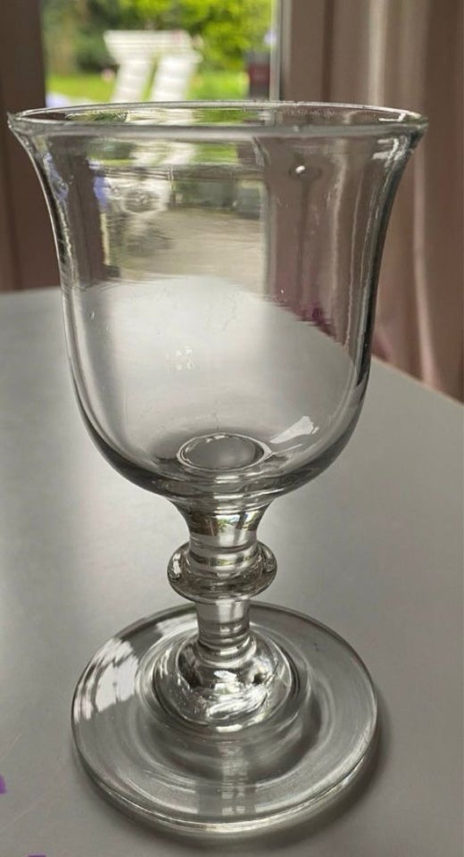 Christian d.8., Glas, 100 år gl.