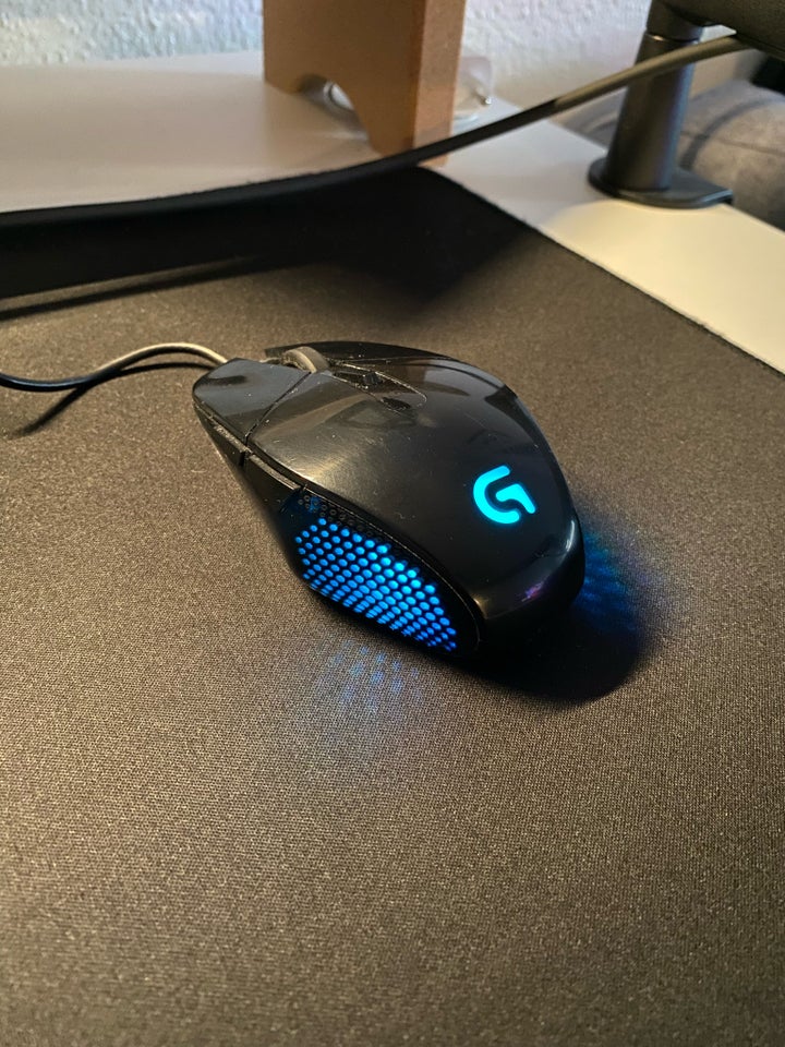 Mus Logitech G303 Daedelus Apex