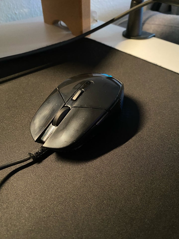 Mus Logitech G303 Daedelus Apex