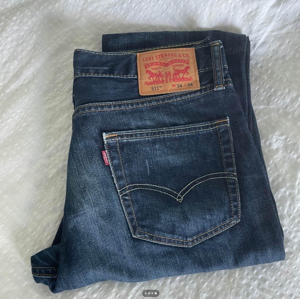 Jeans Levis str 34