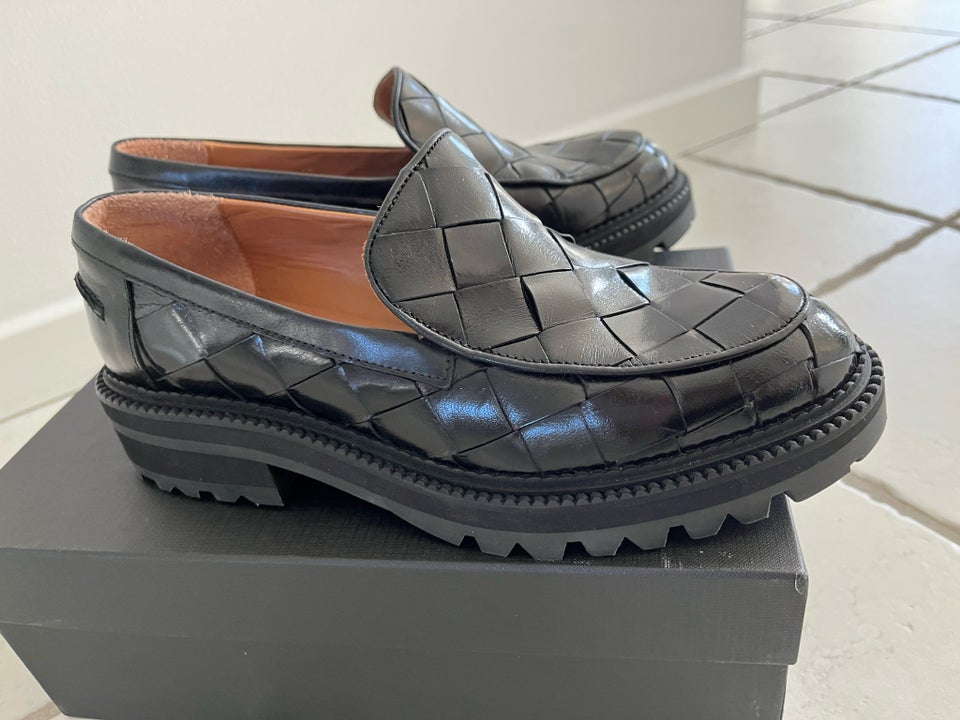 Loafers, str. 39, Billi bi