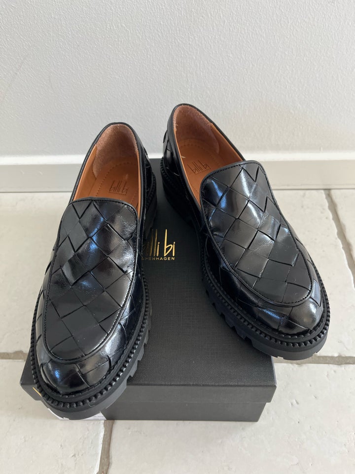 Loafers, str. 39, Billi bi