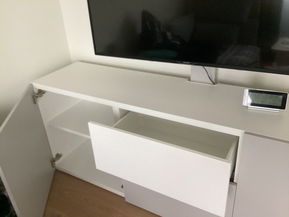 Tv-bænk, andet materiale, b: 180 d: