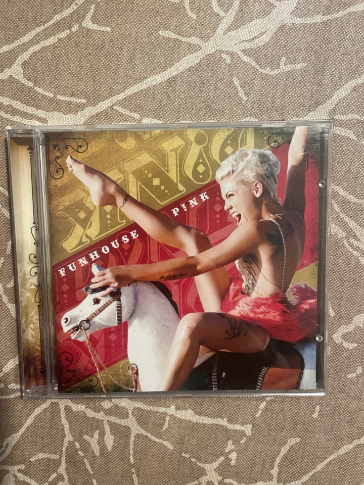 Pink: Funhouse, pop