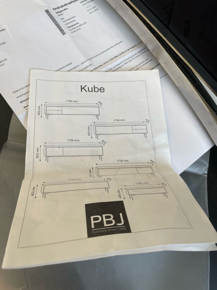 KUBE Hi-fi TV møbel Eg PBJ