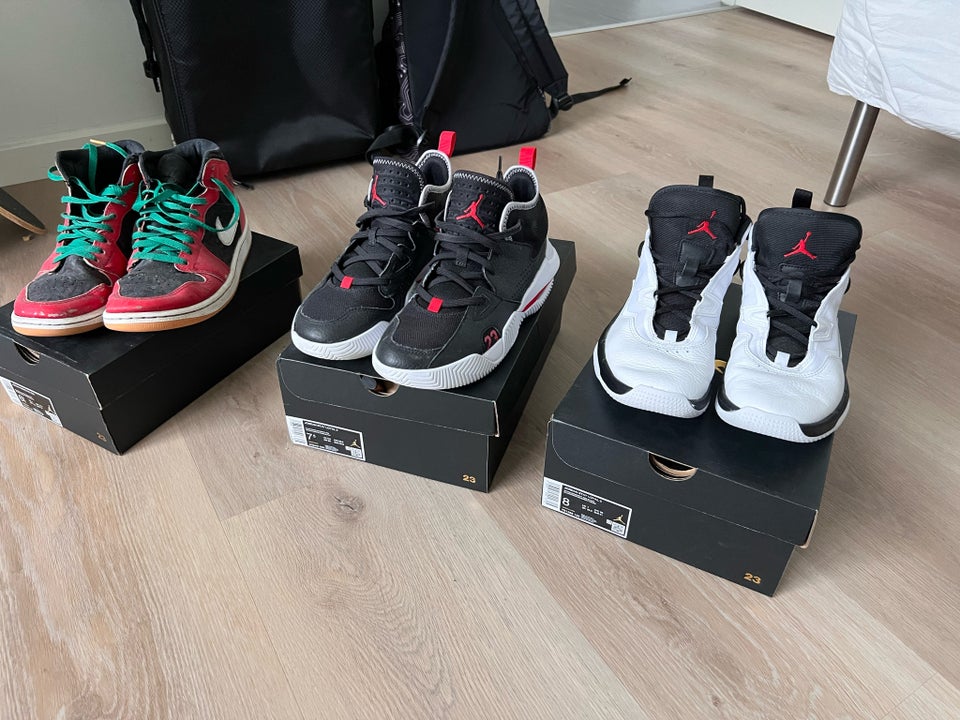 Sneakers, Jordan , str. findes i