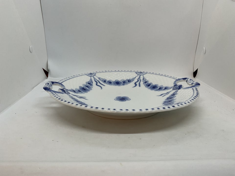 Porcelæn Kagefad m ører nr101