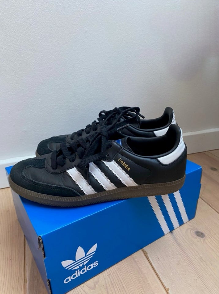 Kondisko, str. 38, Adidas Samba