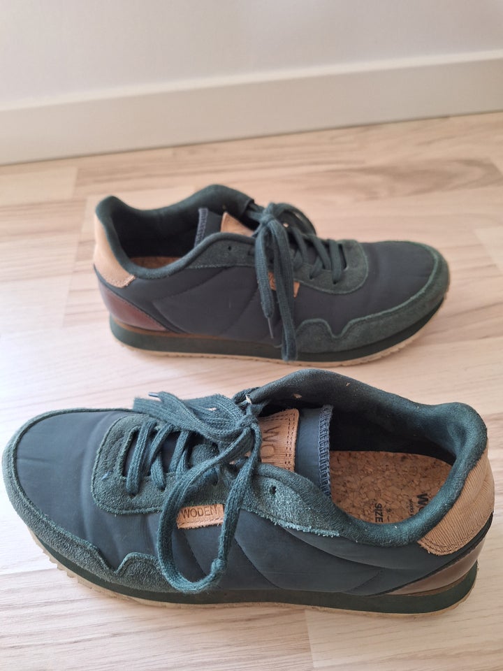 Sneakers, str. 39, Woden