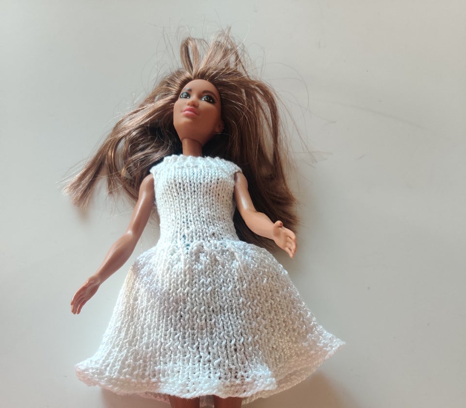 Dukketøj, Hjemmestrikkede Barbie