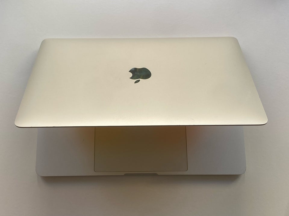 MacBook Pro, 13" 2019 two