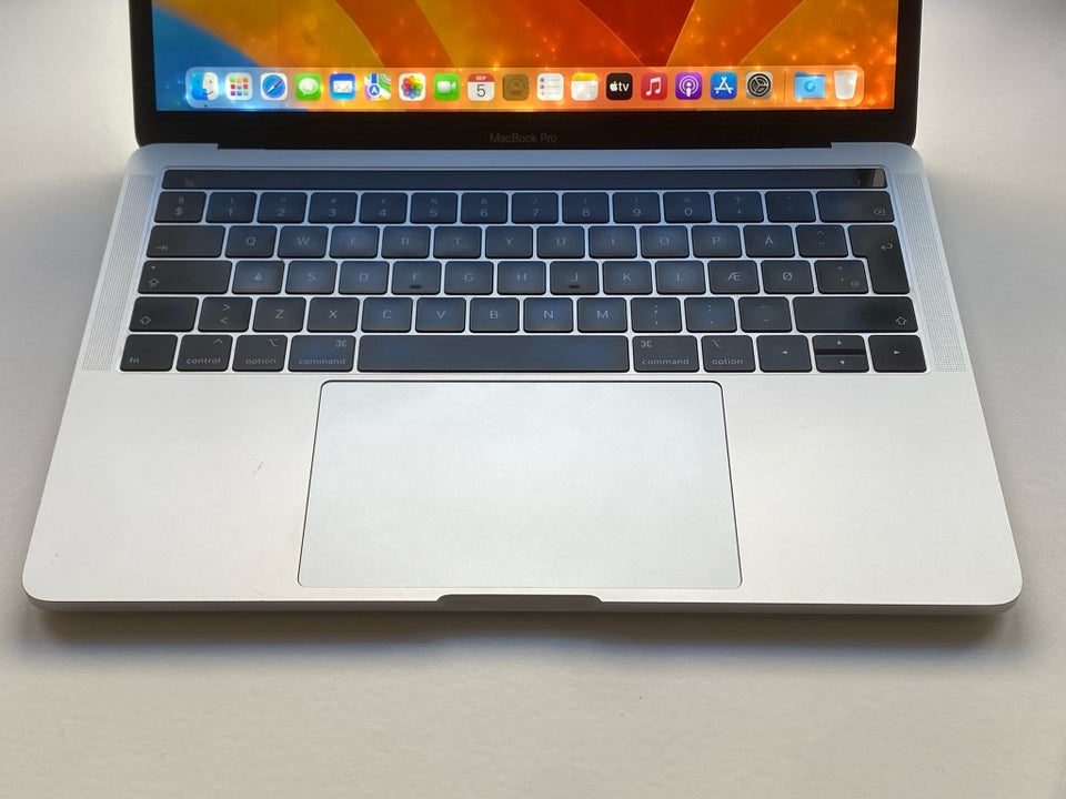 MacBook Pro, 13" 2019 two