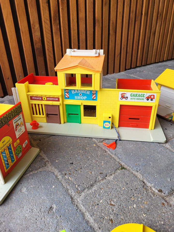 Fisher-Price klassikere, Huse,