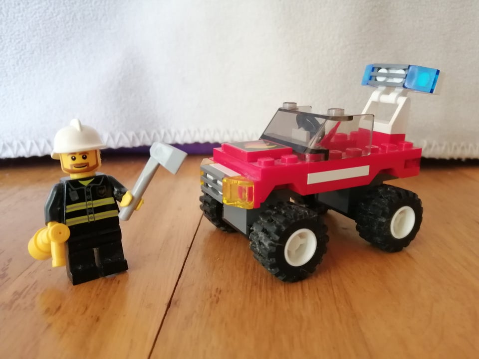 Lego City 7241 Fire Car