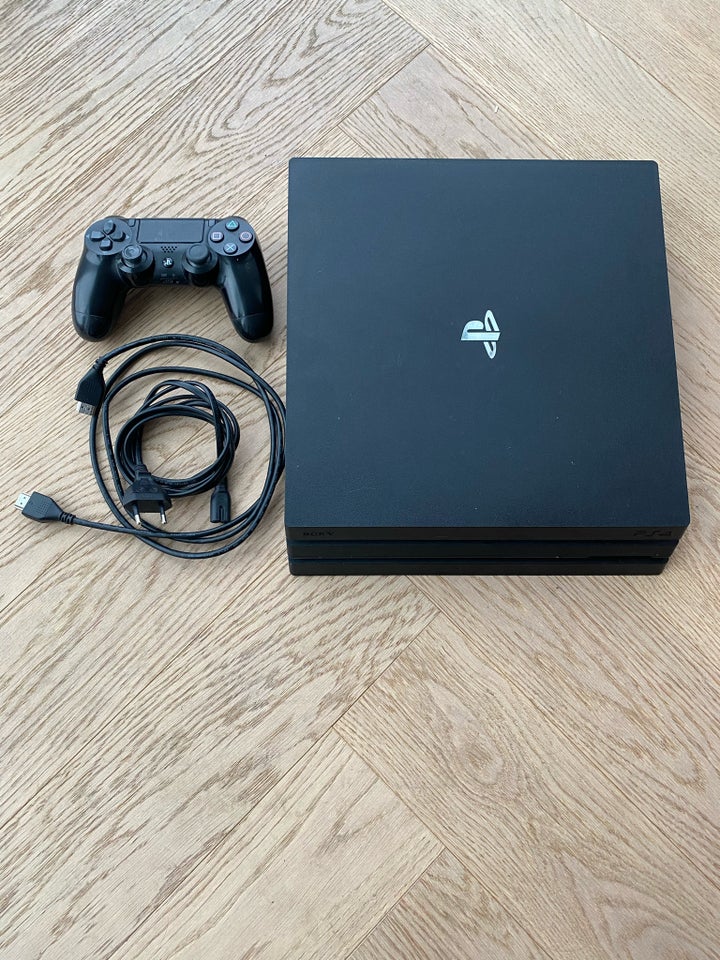 Playstation 4 Pro, CUH 7216B, God