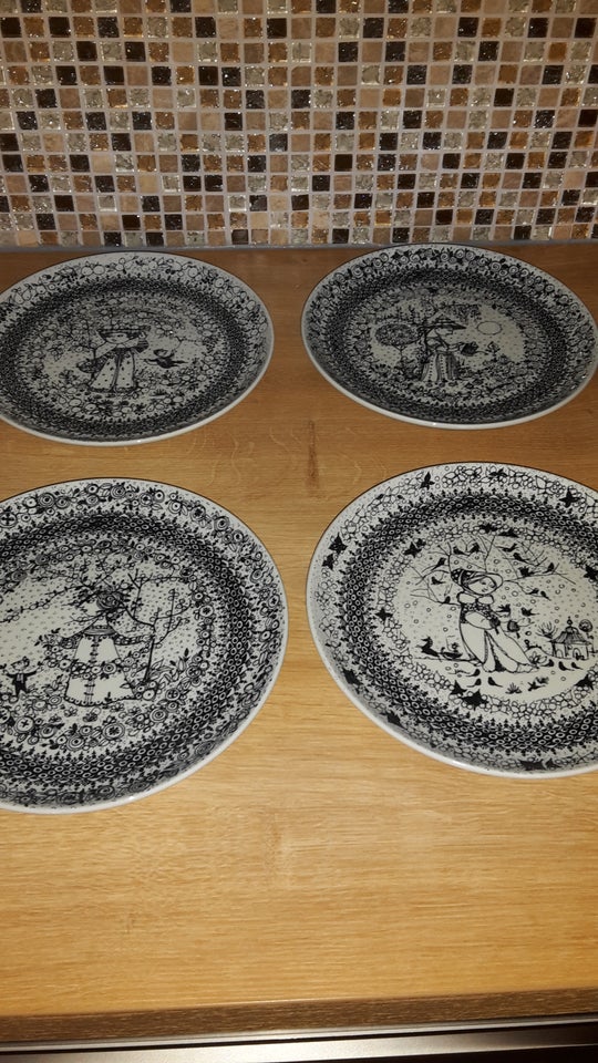 4 Bjørn Wiinblad platter Bjørn