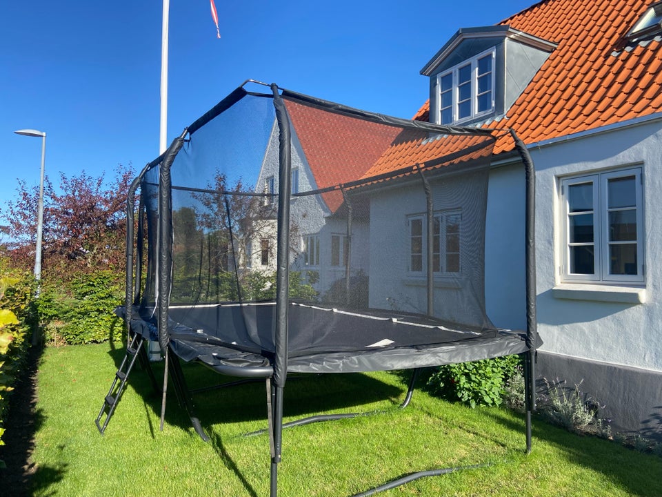 Trampolin, P. Lindberg 5,12x3.05