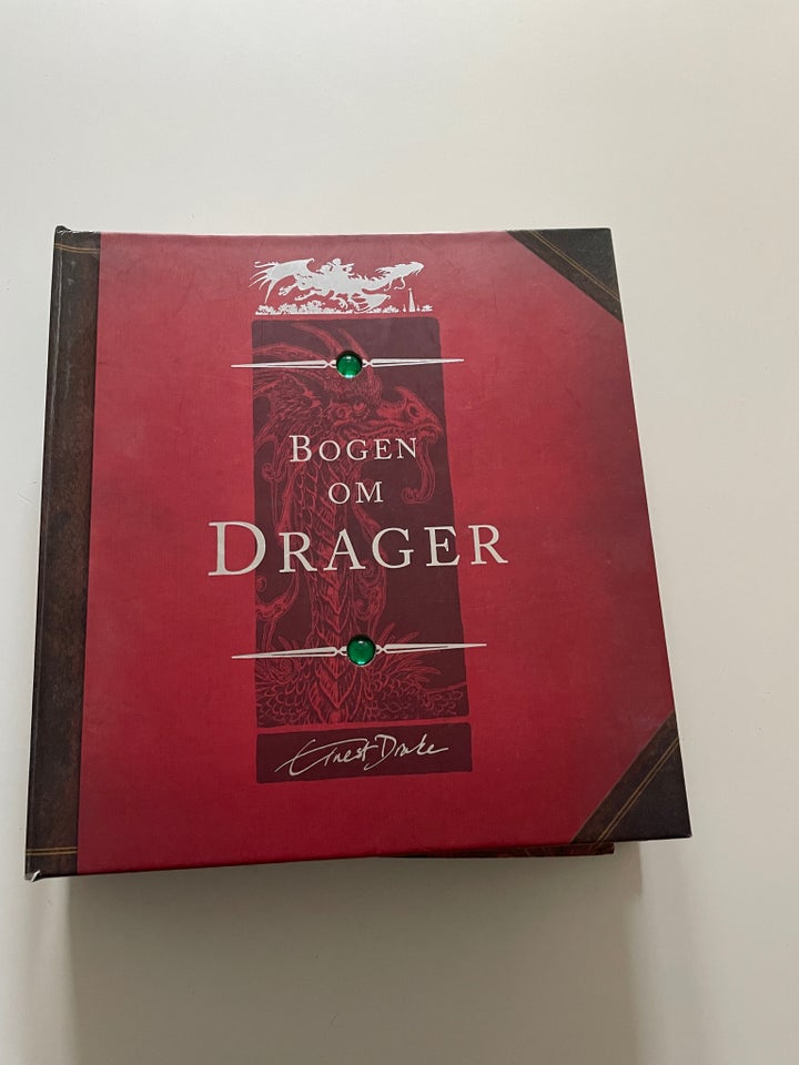 Bogen om drager, Ernest Drake,