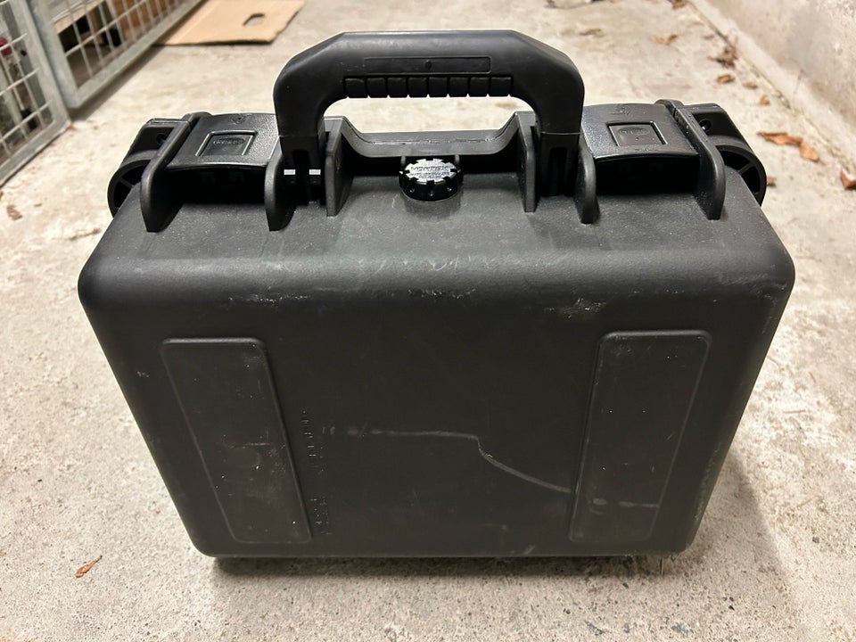 Andet, Peli Storm case iM2100