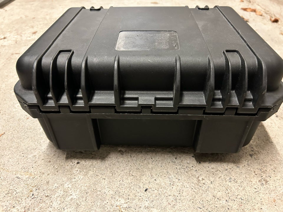 Andet, Peli Storm case iM2100